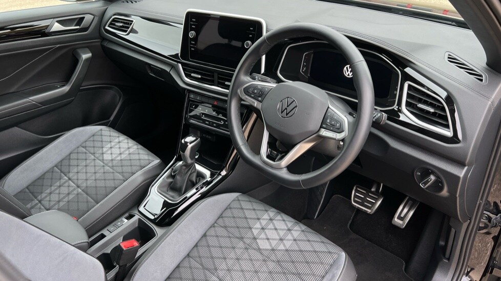 Used Volkswagen T-Roc 2024 for sale - 76297570: Photo 9