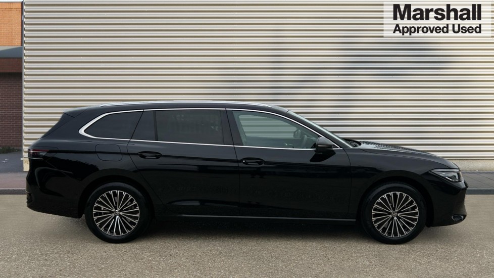 Used Volkswagen Passat 2025 for sale - 76921887: Photo 2