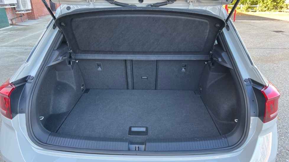 Used Volkswagen T-Roc 2024 for sale - 76297281: Photo 15