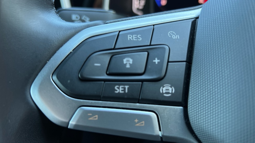 Used Volkswagen T-Roc 2024 for sale - 76297281: Photo 23