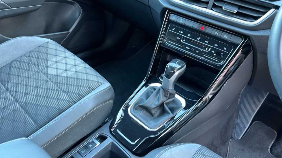 Used Volkswagen T-Roc 2024 for sale - 76297281: Photo 28