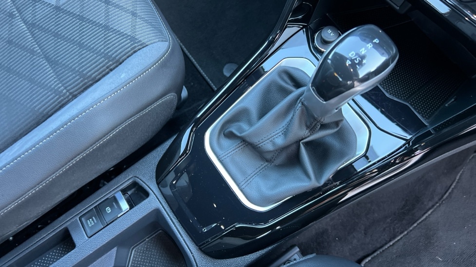 Used Volkswagen T-Roc 2024 for sale - 76297281: Photo 29