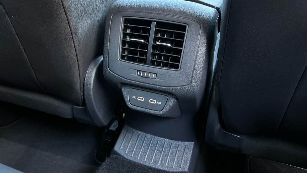 Used Volkswagen T-Roc 2024 for sale - 76297281: Photo 33