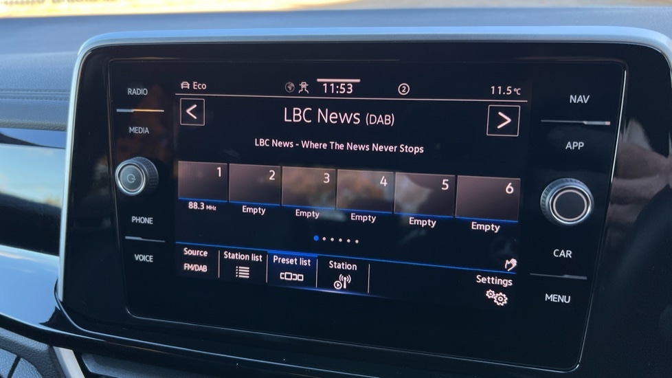 Used Volkswagen T-Roc 2024 for sale - 76297281: Photo 35