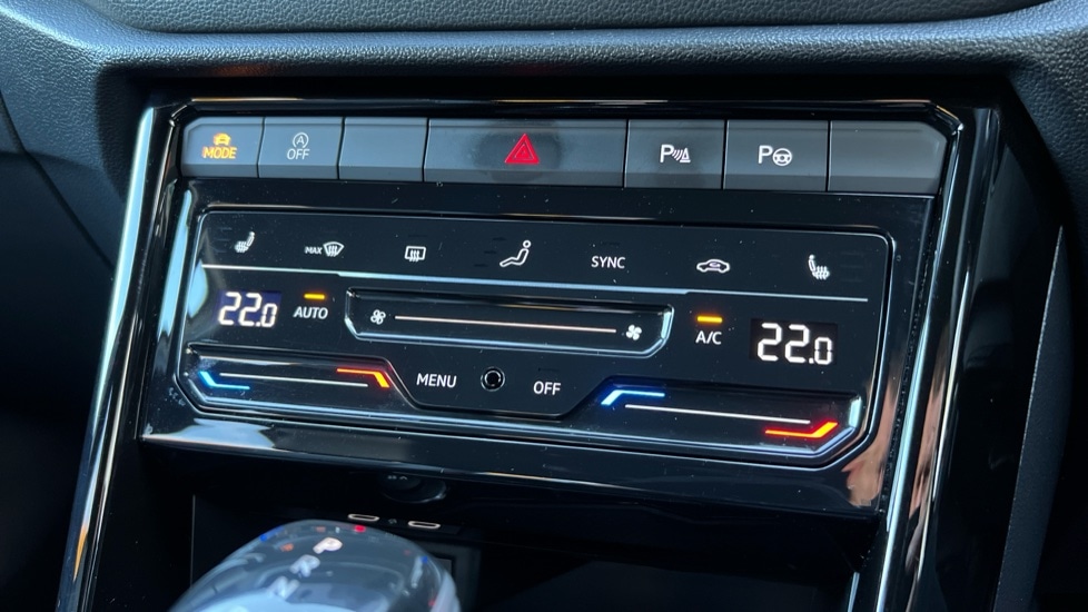 Used Volkswagen T-Roc 2024 for sale - 76297281: Photo 43