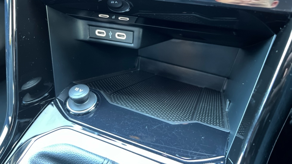 Used Volkswagen T-Roc 2024 for sale - 76297281: Photo 44