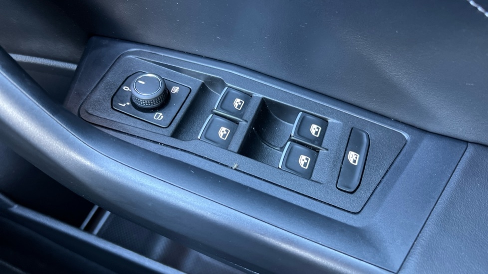 Used Volkswagen T-Roc 2024 for sale - 76297281: Photo 48