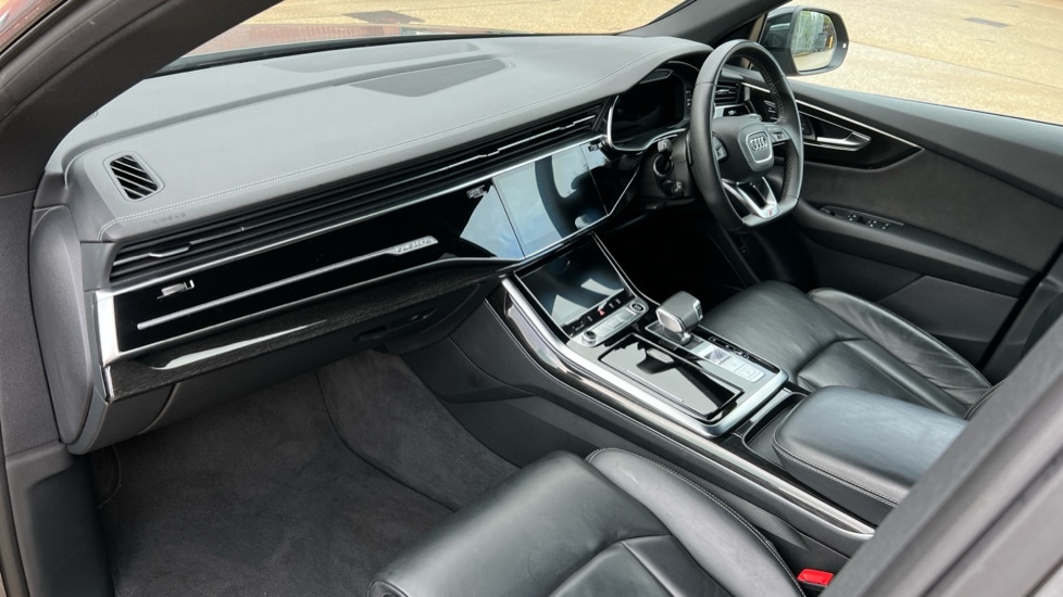 Used Audi Q8 2023 for sale - 75751320: Photo 10