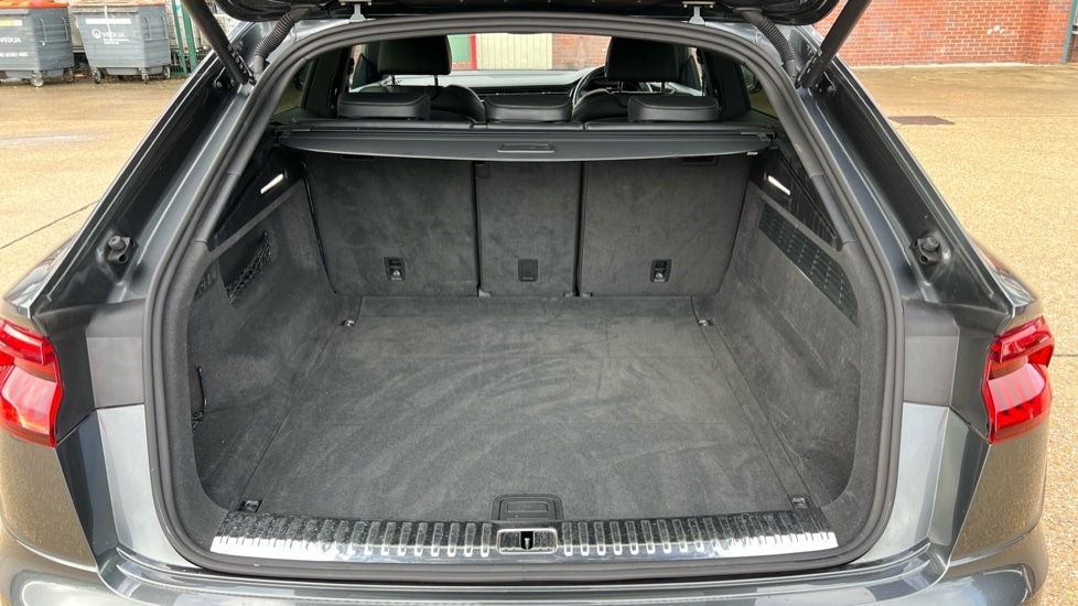 Used Audi Q8 2023 for sale - 75751320: Photo 15