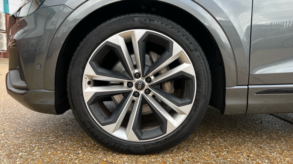 Used Audi Q8 2023 for sale - 75751320: Photo 17