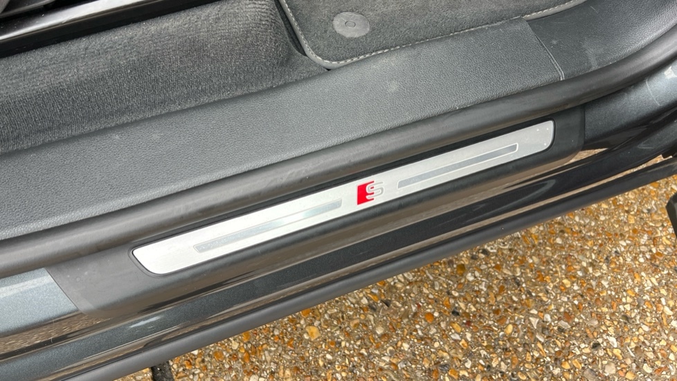Used Audi Q8 2023 for sale - 75751320: Photo 37