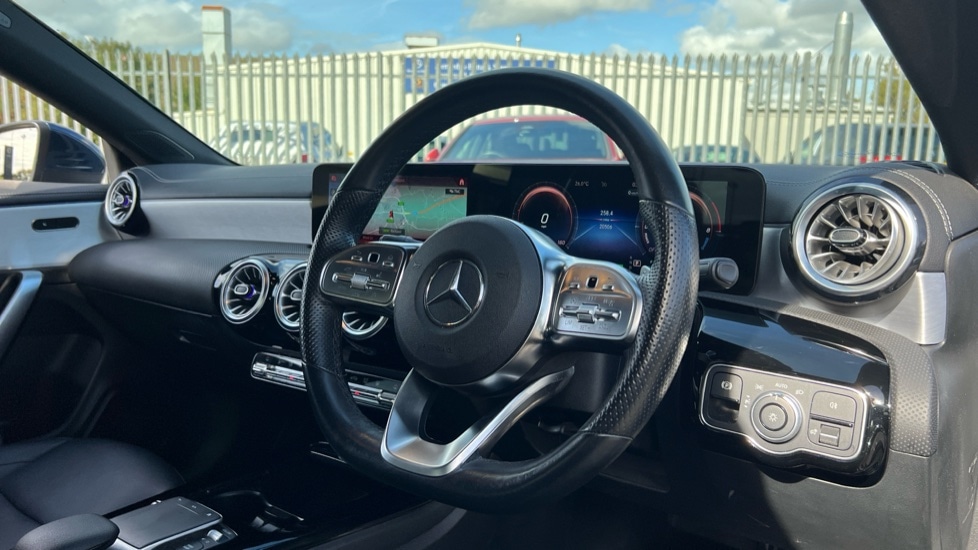 Used Mercedes-Benz CLA 2022 for sale - 76161205: Photo 3