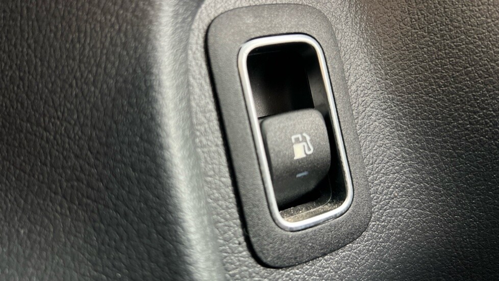 Used Mercedes-Benz CLA 2022 for sale - 76161205: Photo 61