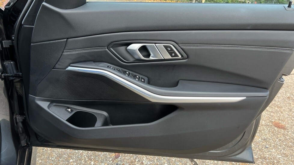 Used BMW 3 Series 2021 for sale - 76404827: Photo 30