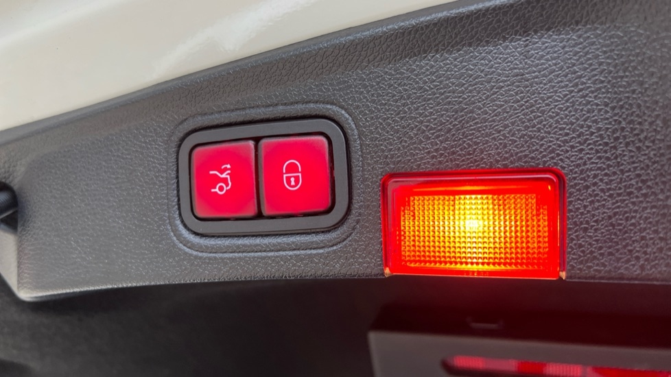 Used Mercedes-Benz C Class 2018 for sale - 77025460: Photo 50