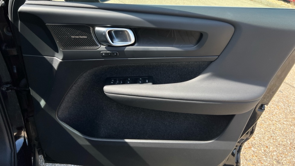 Used Volvo XC40 2024 for sale - 76124770: Photo 30