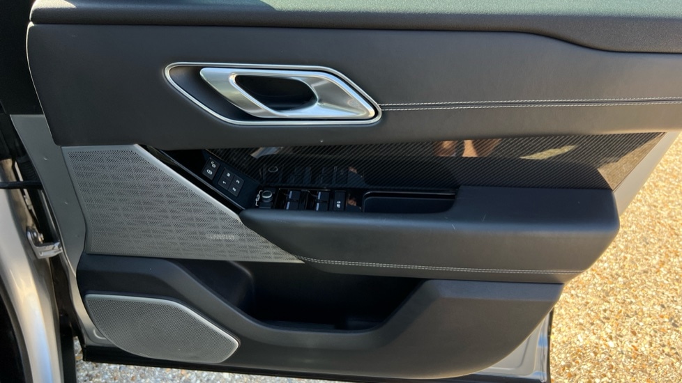 Used Land Rover Range Rover Velar 2017 for sale - 76180158: Photo 30