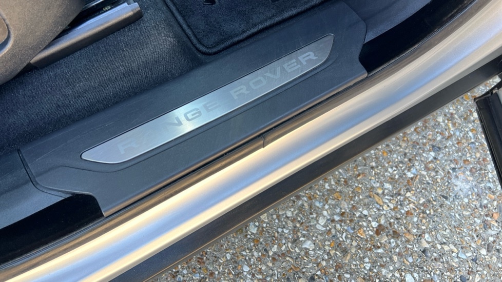 Used Land Rover Range Rover Velar 2017 for sale - 76180158: Photo 37