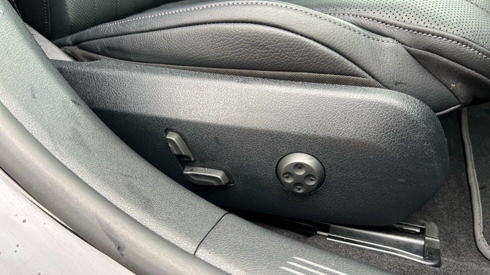 Used Mercedes-Benz E Class 2025 for sale - 76261494: Photo 39