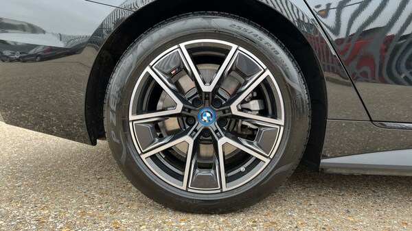 Used BMW i4 2024 for sale - 75526821: Photo 19
