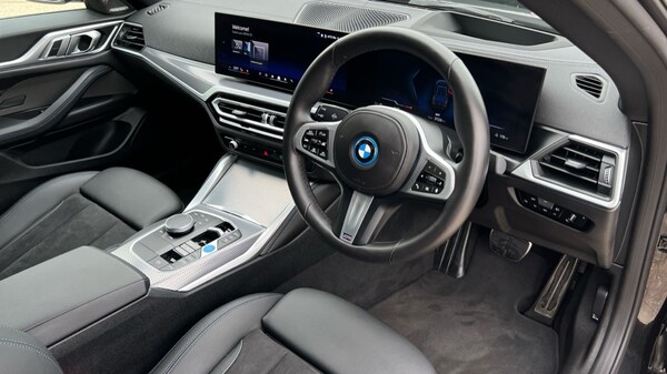 Used BMW i4 2024 for sale - 75526821: Photo 9
