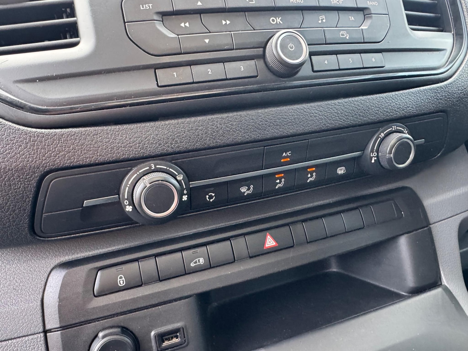 Used Vauxhall Vivaro 2019 for sale - 77425848: Photo 19