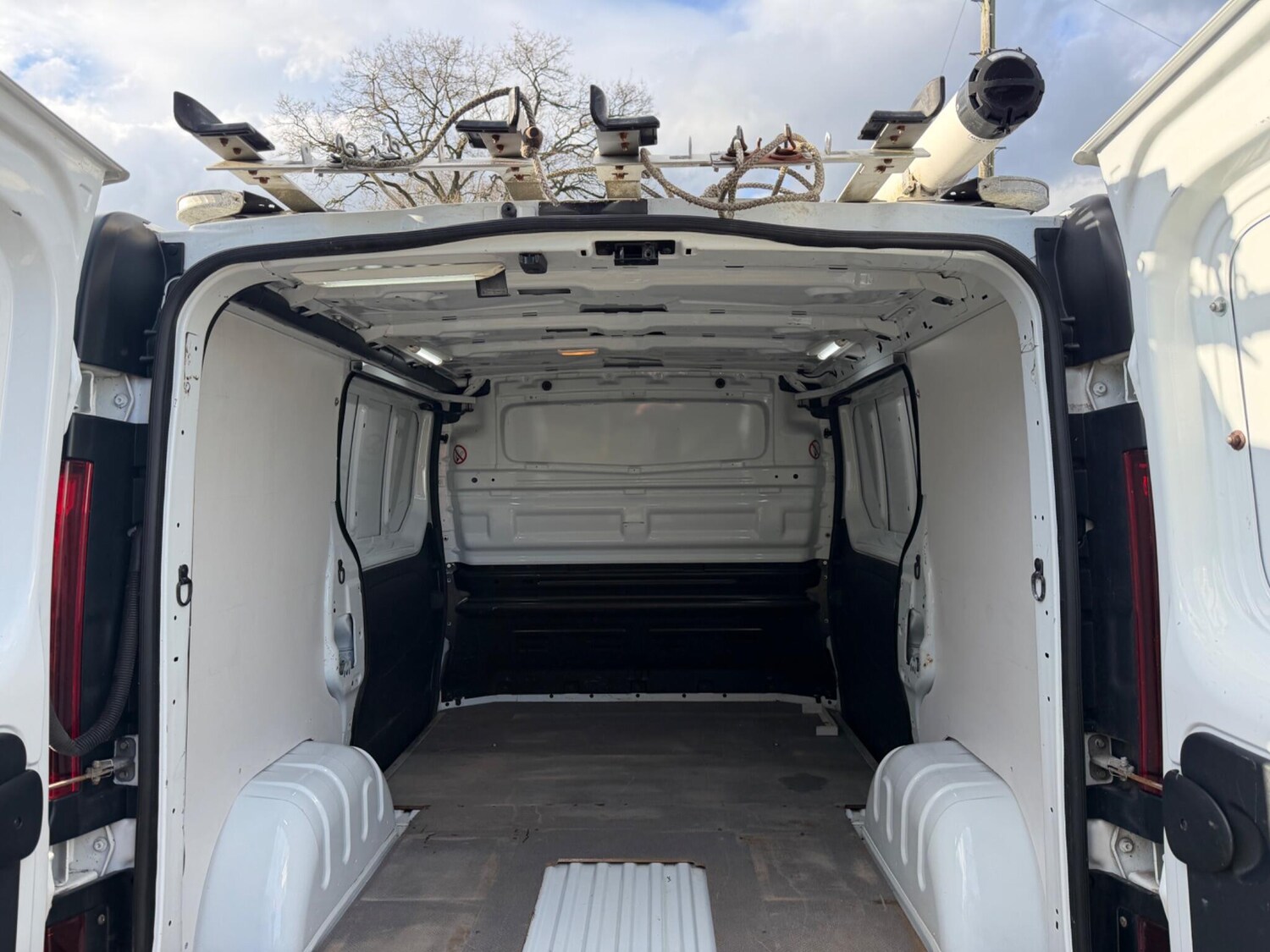 Used Vauxhall Vivaro 2016 for sale - 77439978: Photo 17