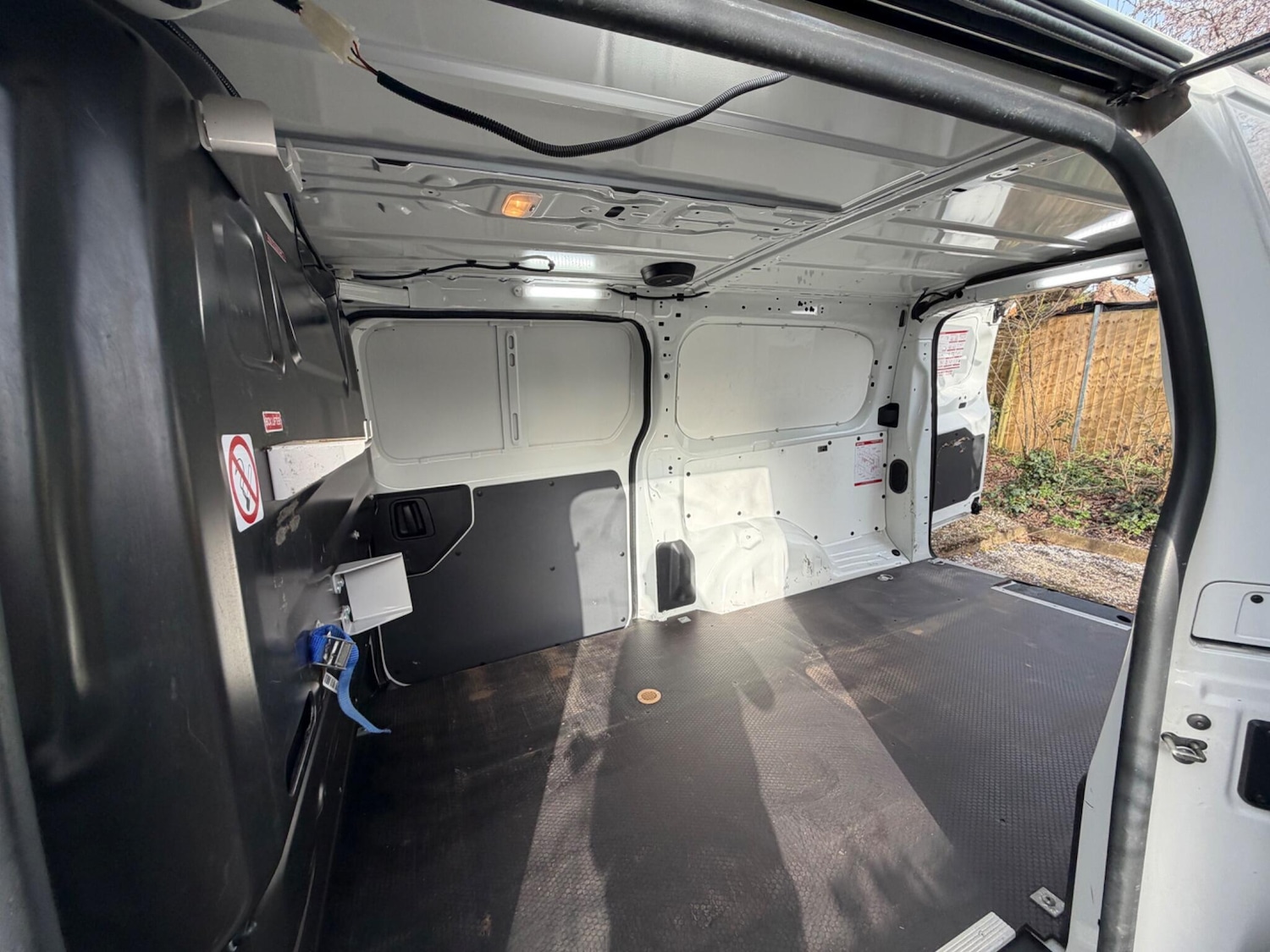 Used Vauxhall Vivaro for sale - 77769411: Photo 23