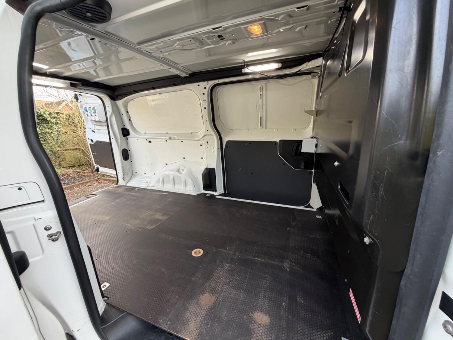 Used Vauxhall Vivaro for sale - 77769411: Photo 24