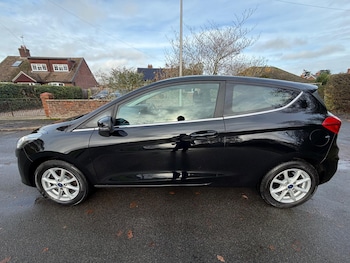 Used Ford Fiesta 2018 for sale - 77424590: Photo