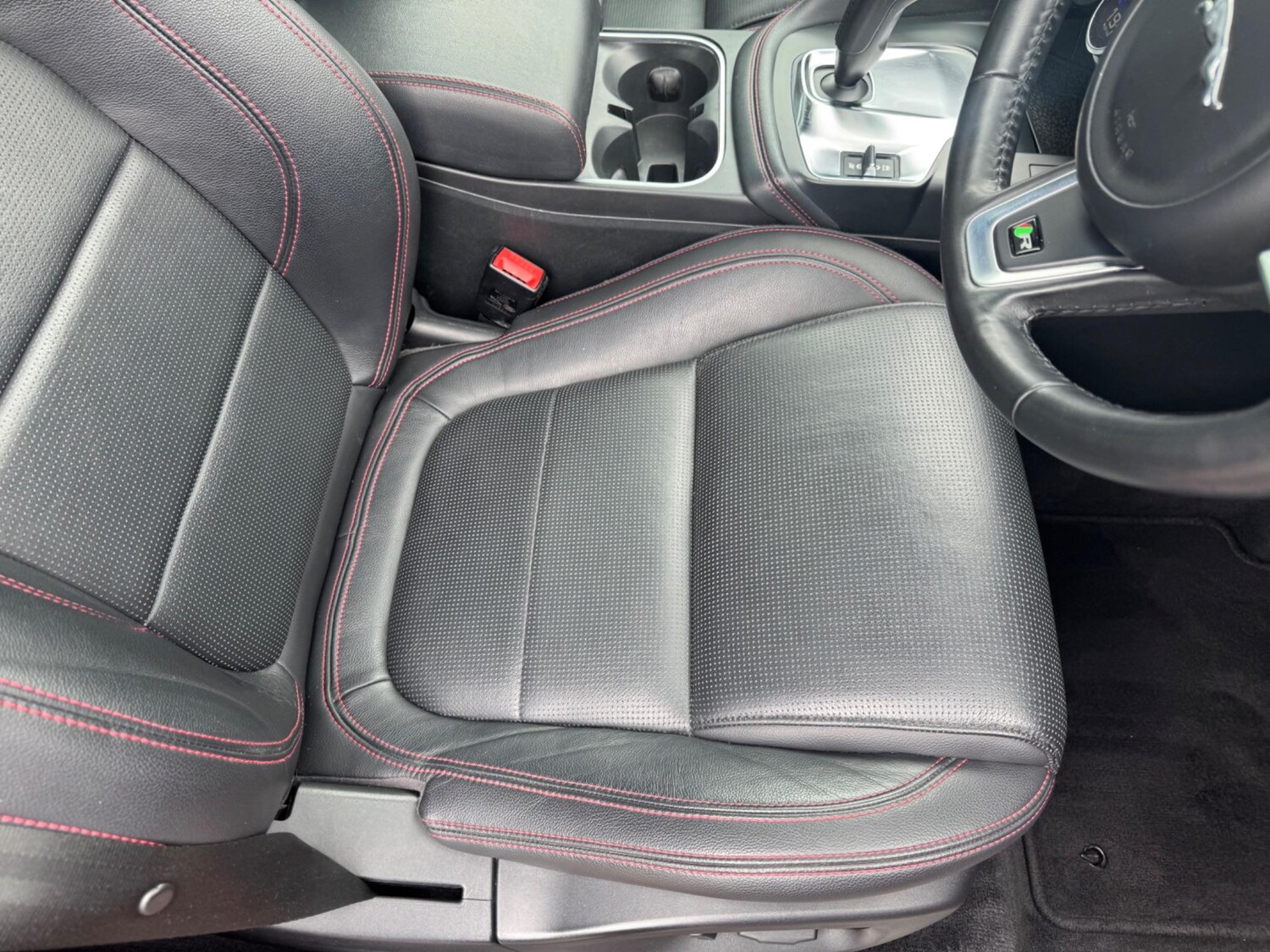 Used Jaguar E-Pace 2020 for sale - 77424550: Photo 12