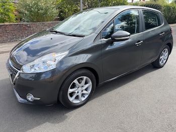 Used Peugeot 208 2013 for sale - 79413956: Photo