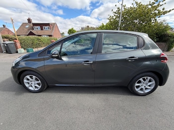 Used Peugeot 208 2013 for sale - 79413956: Photo