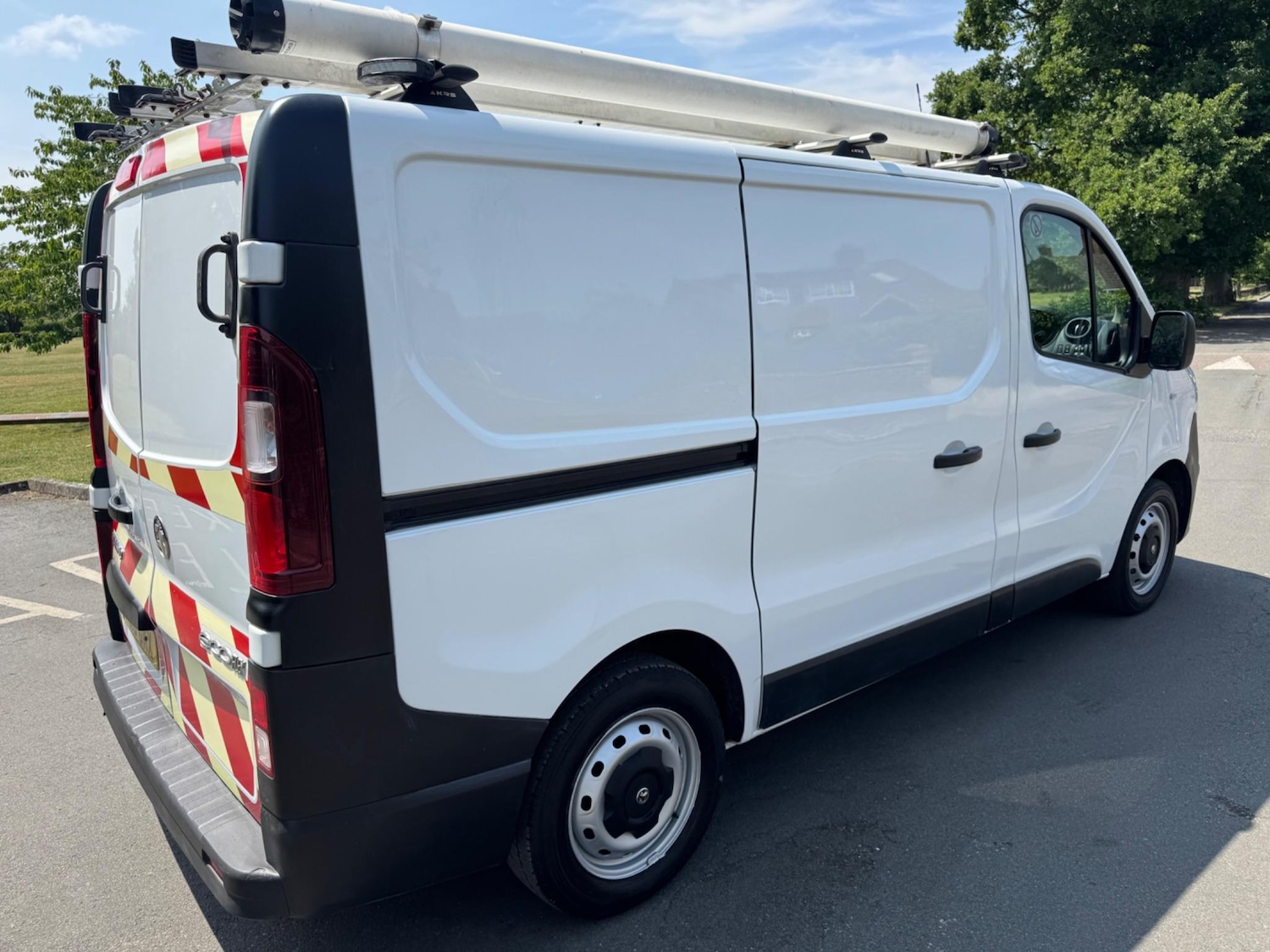 Used Vauxhall Vivaro 2016 for sale - 77426065: Photo 7