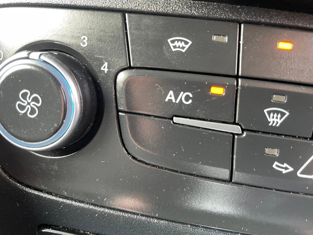 Used Ford Transit Connect 2020 for sale - 77988292: Photo 2