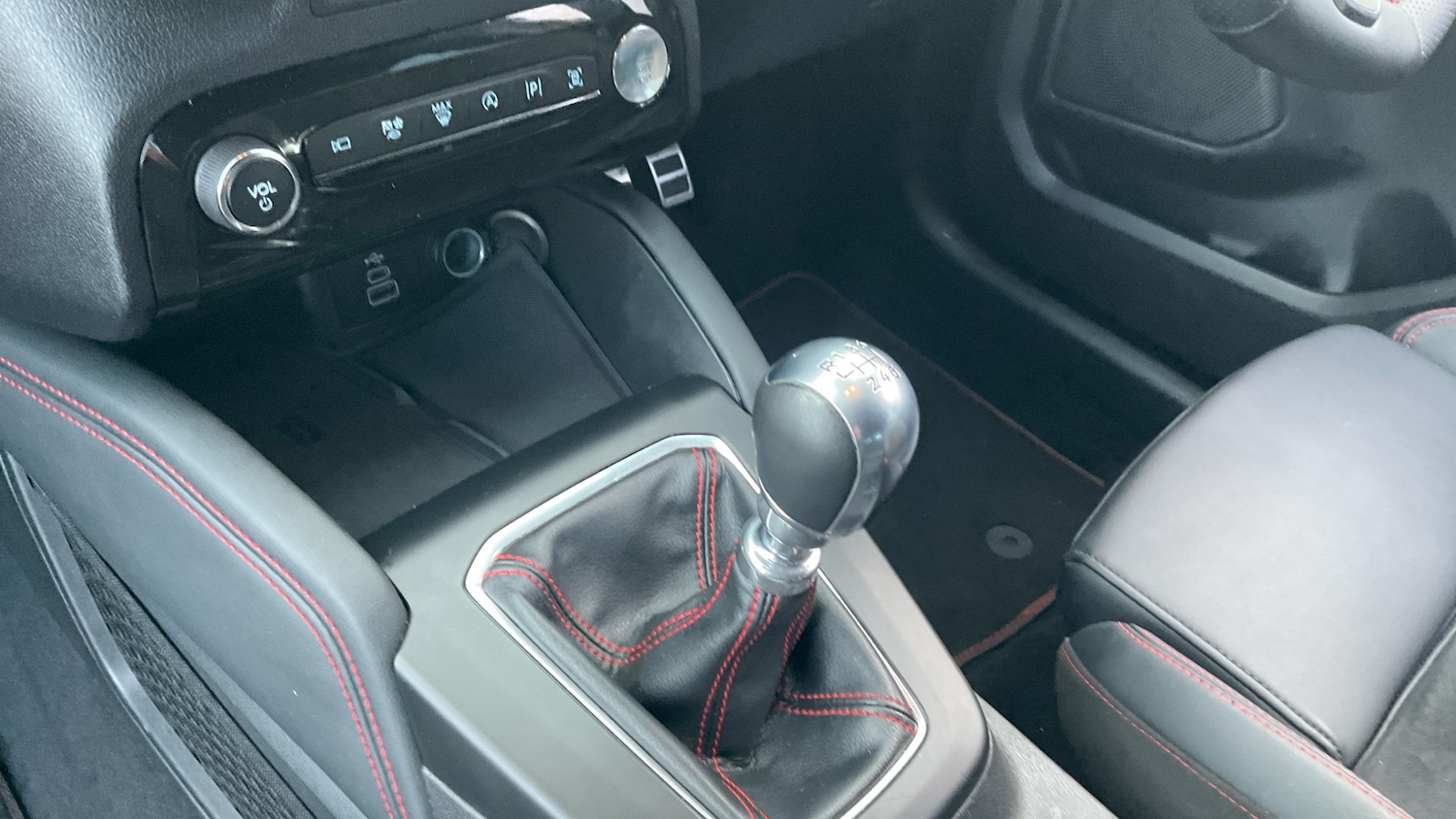 Used Ford Kuga 2025 for sale - 76968347: Photo 13