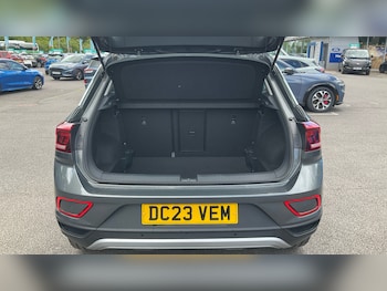 Used Volkswagen T-Roc 2023 for sale - 78604671: Photo