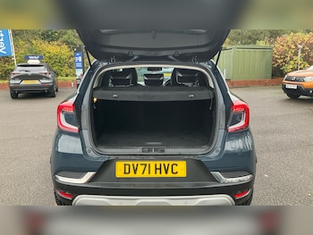 Used Renault Captur 2021 for sale - 76332750: Photo