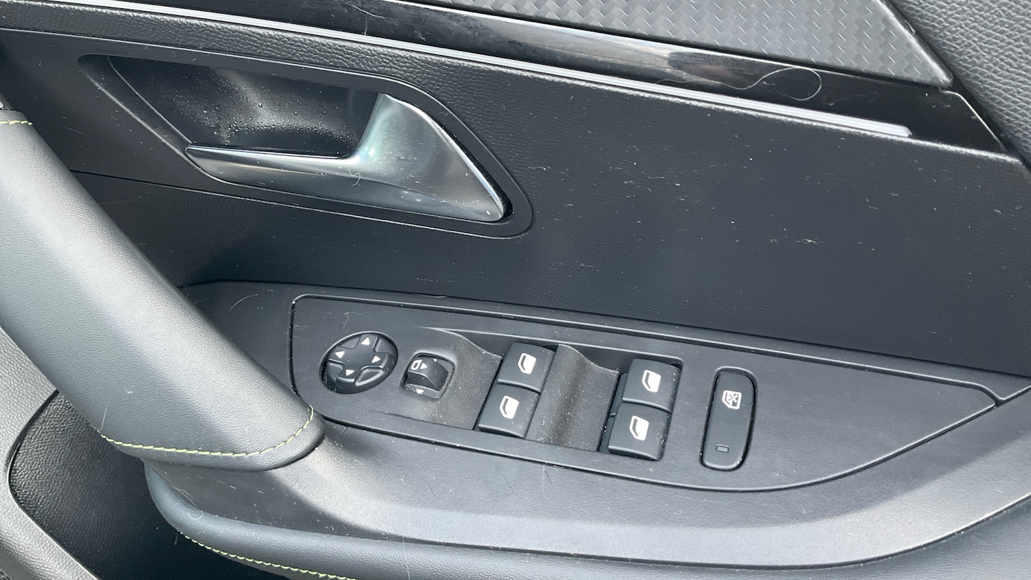 Used Peugeot 2008 2024 for sale - 76963192: Photo 30