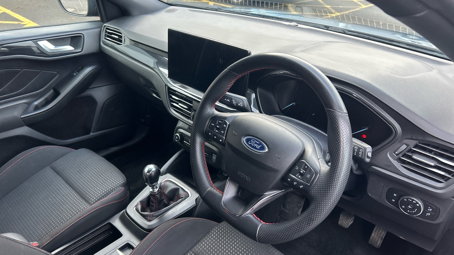 Used Ford Focus 2023 for sale - 76940032: Photo 11