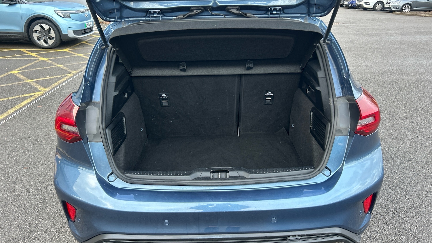 Used Ford Focus 2023 for sale - 76940032: Photo 4