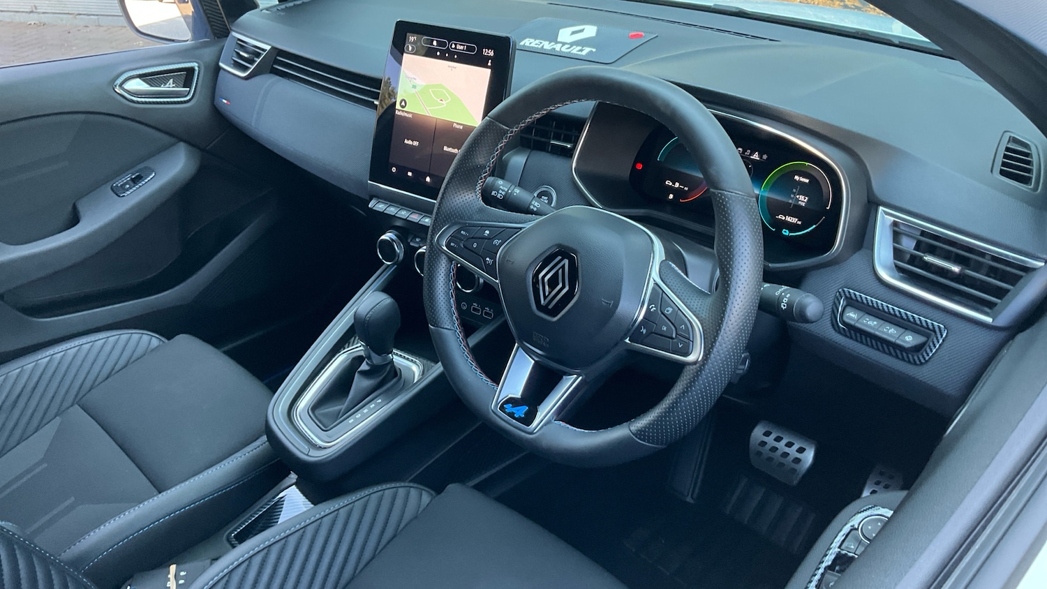 Used Renault Clio 2024 for sale - 77945935: Photo 11