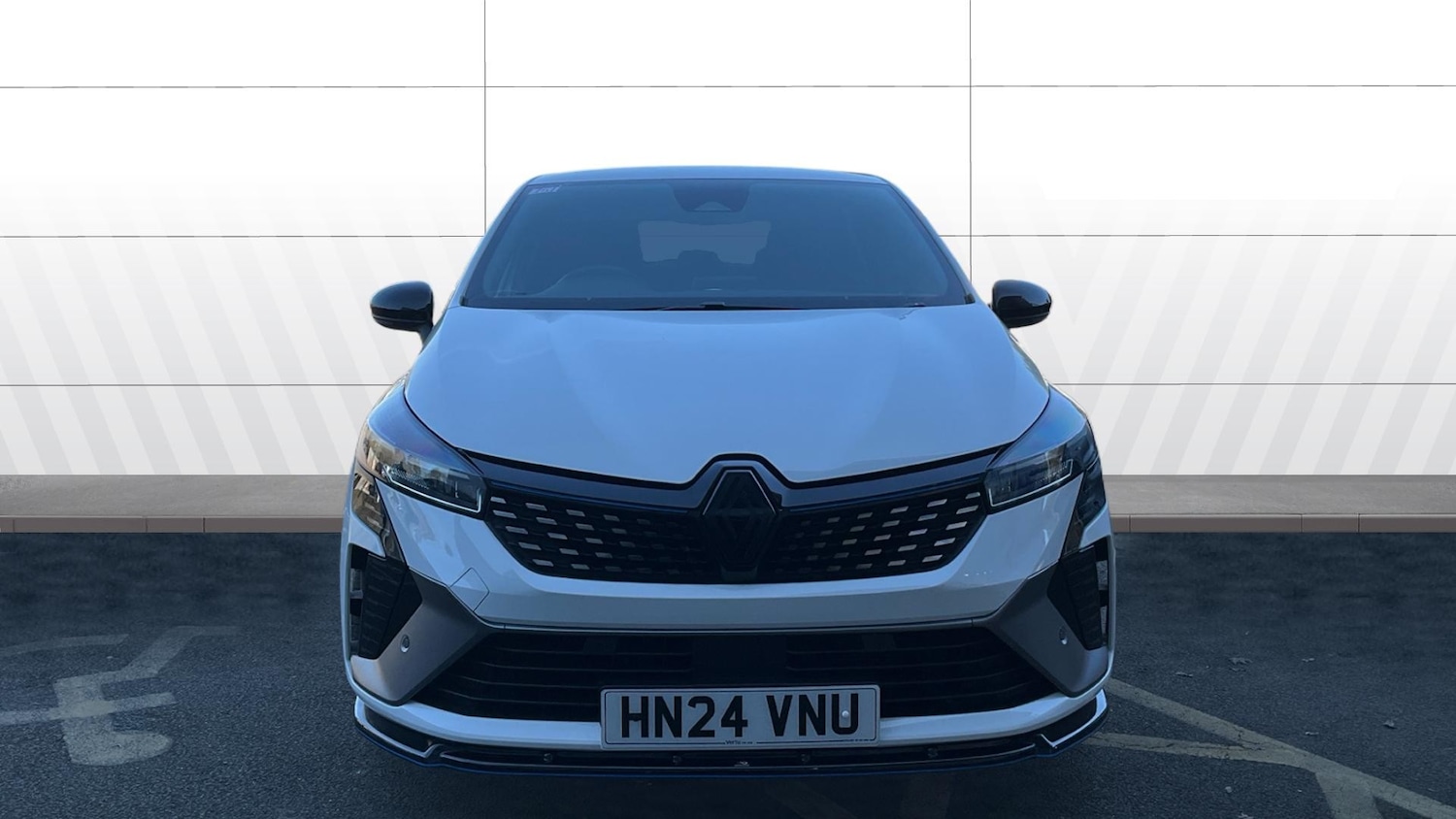 Used Renault Clio 2024 for sale - 77945935: Photo 3