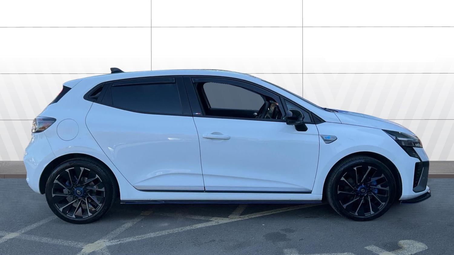 Used Renault Clio 2024 for sale - 77945935: Photo 5