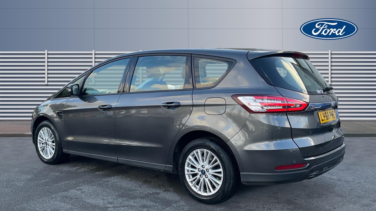 Used Ford S-Max 2019 for sale - 77099840: Photo 2