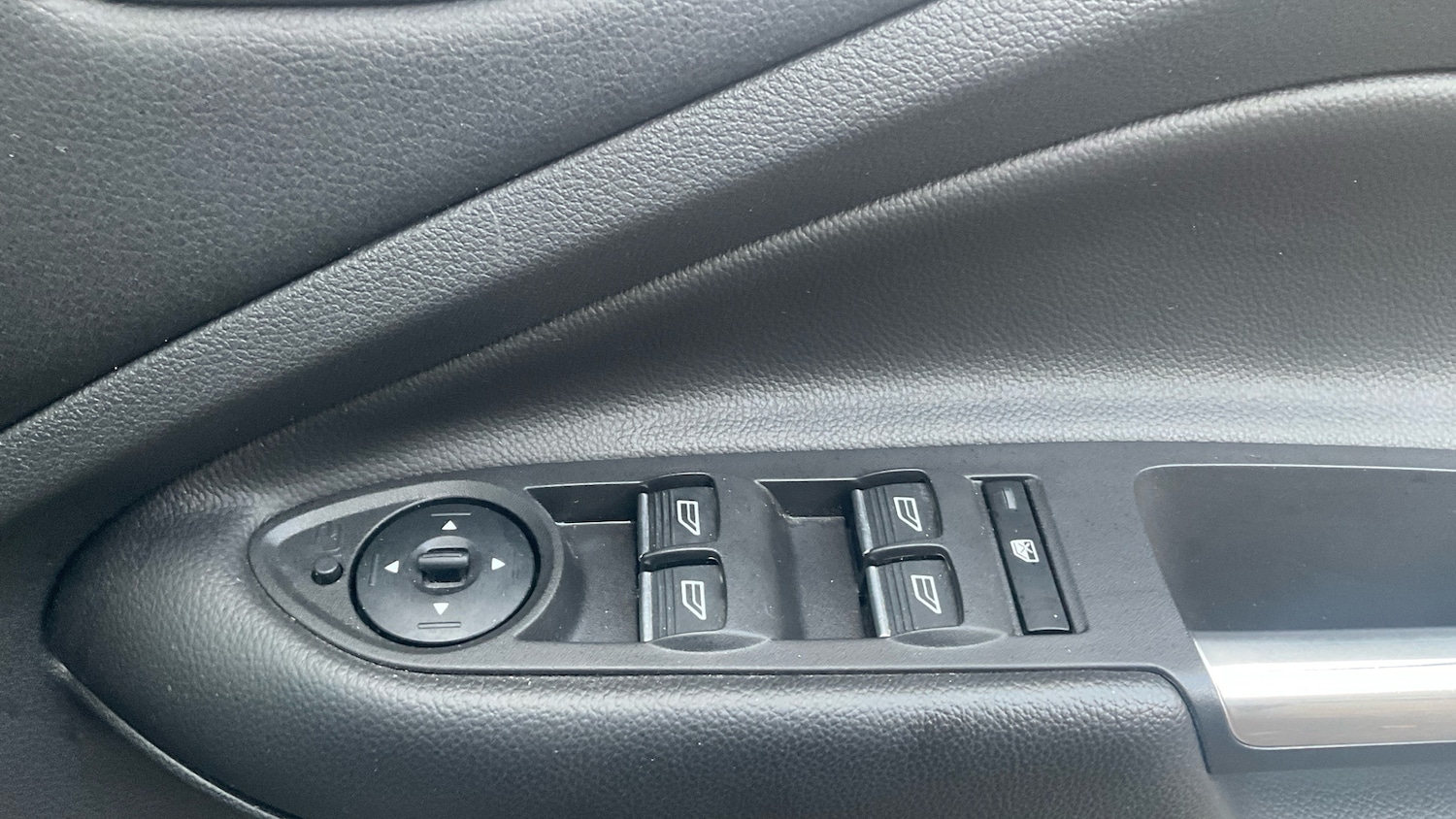 Used Ford Kuga 2017 for sale - 76918788: Photo 32