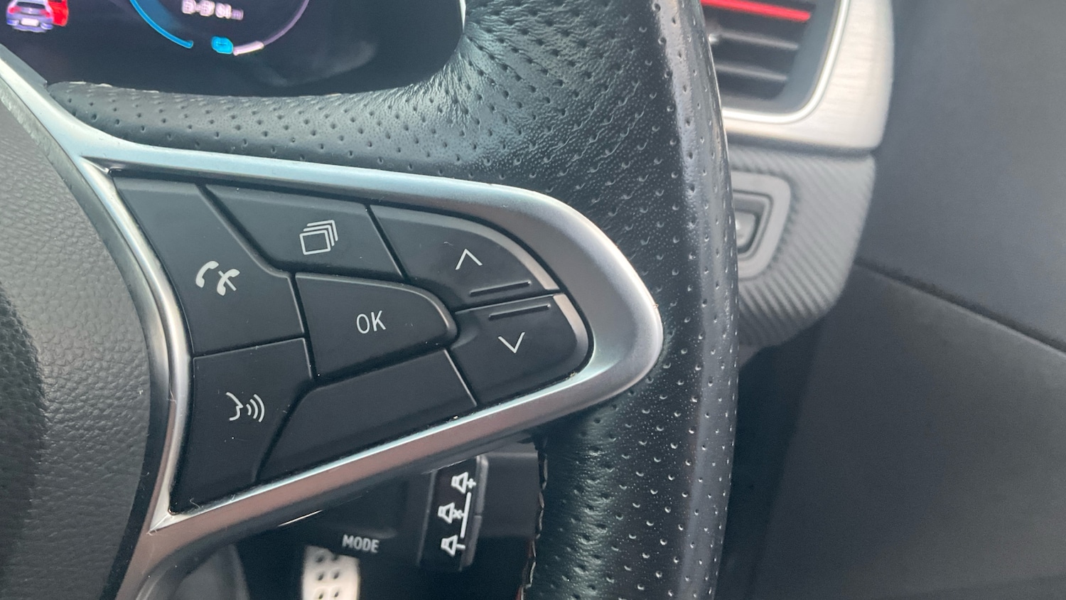 Used Renault Captur 2022 for sale - 76904896: Photo 32