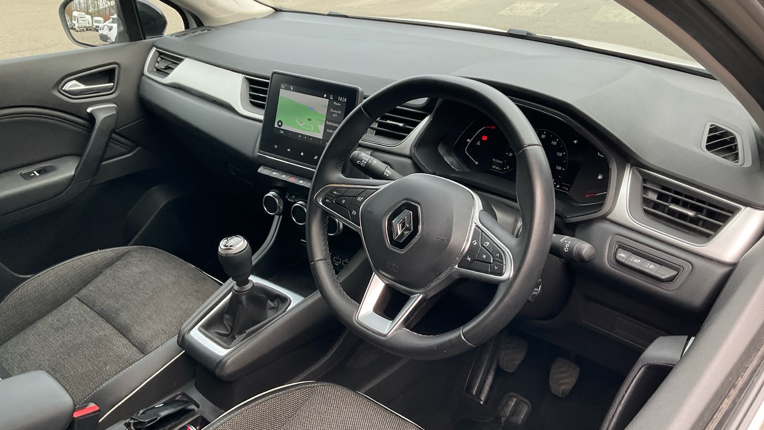 Used Renault Captur 2023 for sale - 77675307: Photo 11