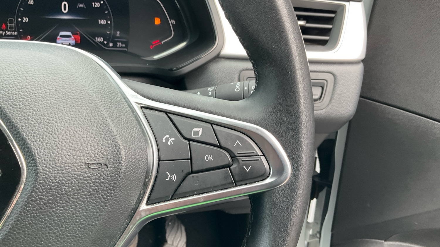 Used Renault Captur 2023 for sale - 77675307: Photo 30