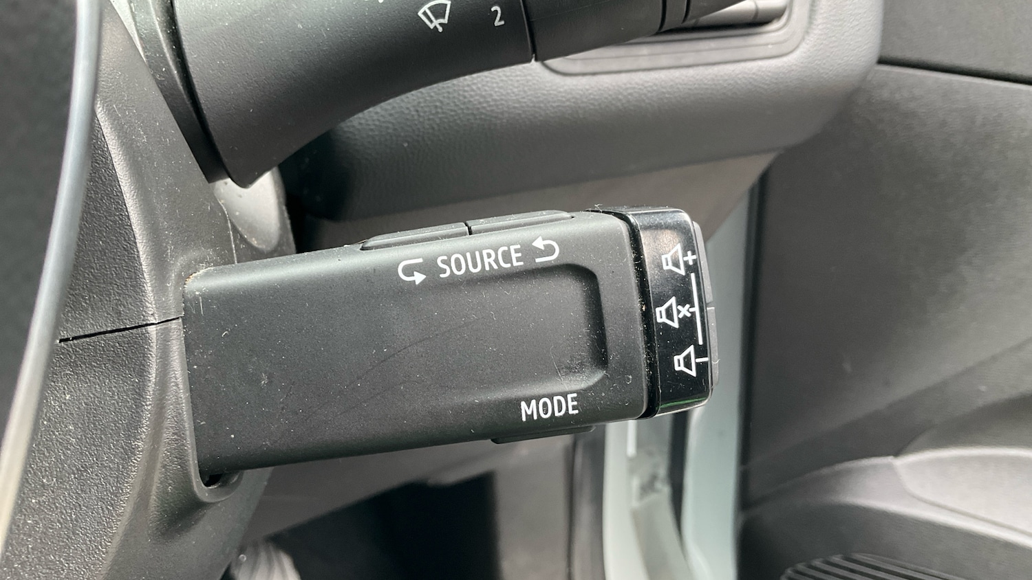 Used Renault Captur 2023 for sale - 77675307: Photo 32